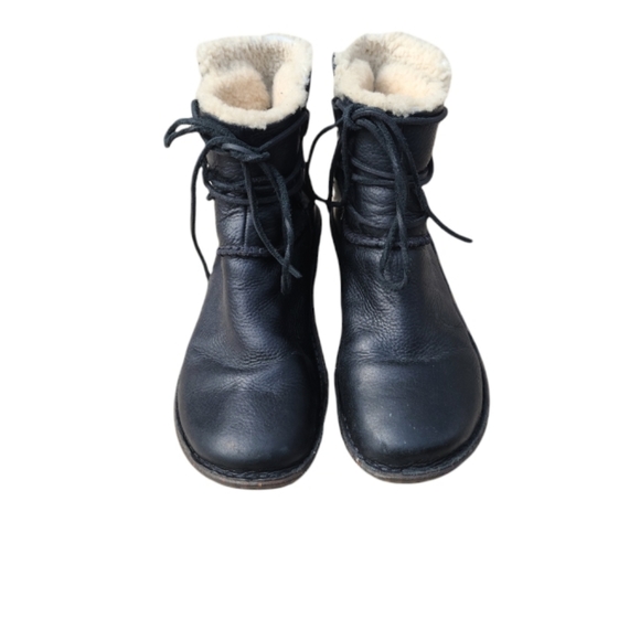 UGG short lace up black booties leather  size 9 li - Picture 2 of 5